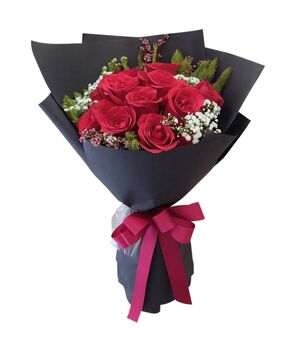 1 Dozen Red Color Roses in Bouquet