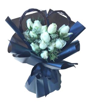 10 pcs. White Color Roses in Bouquet