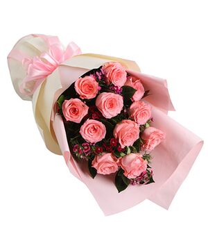 12 Pink Roses in Bouquet